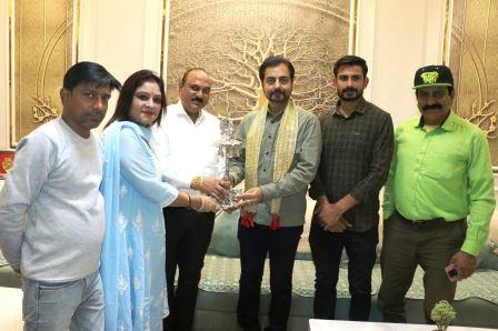 नगर पालिका का ब्रांड एंबेसडर व अभिनेता संजय स्वराज का हुआ जोरदार स्वागत