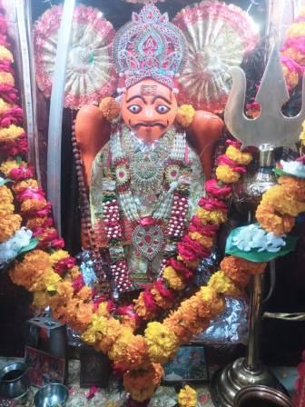 रविवार (02/11/25) दर्शन श्री छोटेलाल भैरव जी महाराज, मुरसान गेट हाथरस