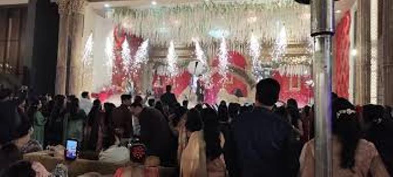 दावत के लिए हो जाएं तैयार, हाथरस के बाजारों में लौटी रौनक, सहालग सीजन में करीब 100 करोड़ का कारोबार होने की सम्भावन