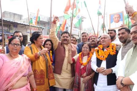 सादाबाद में सरदार पटेल जयंती पर भव्य एकता पदयात्रा में सैंकड़ों लोगों ने लिया हिस्सा