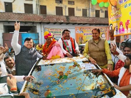 भाजपा जिलाध्यक्ष बनाने के बाद पहली बार हाथरस पहुंचे प्रेम सिंह कुशवाह, नगर में हुआ जगह- जगह स्वागत, बोले पार्टी ने जो विश्वास मुझमें दिखाया है, मैं उसको पूरी निष्ठा और पारदर्शिता के साथ निभाऊँगा