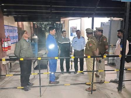 दिल्ली कार ब्लास्ट के बाद हाथरस में अलर्ट, भारत पेट्रोलियम बाॅटलिग टेरेटरी संयत्र में सघन चैकिंग