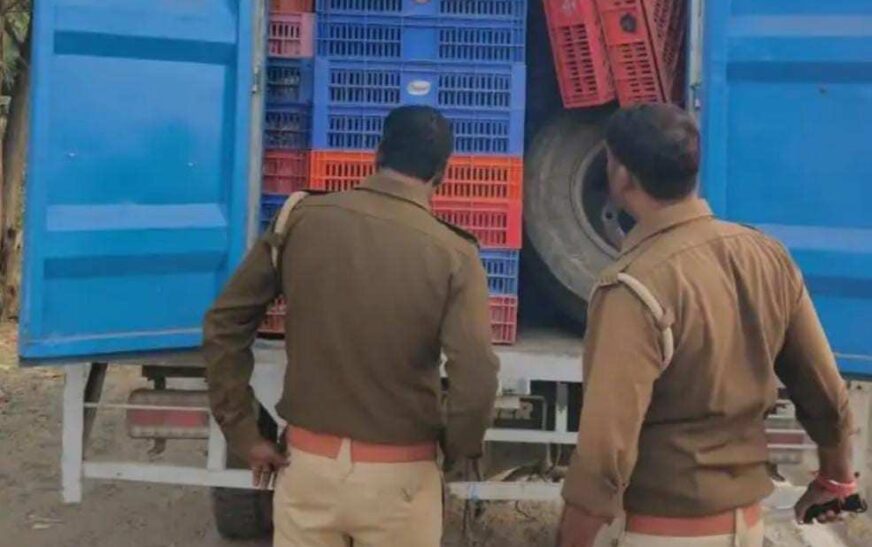 सादाबाद : आबकारी टीम ने की कड़ी छापेमारी