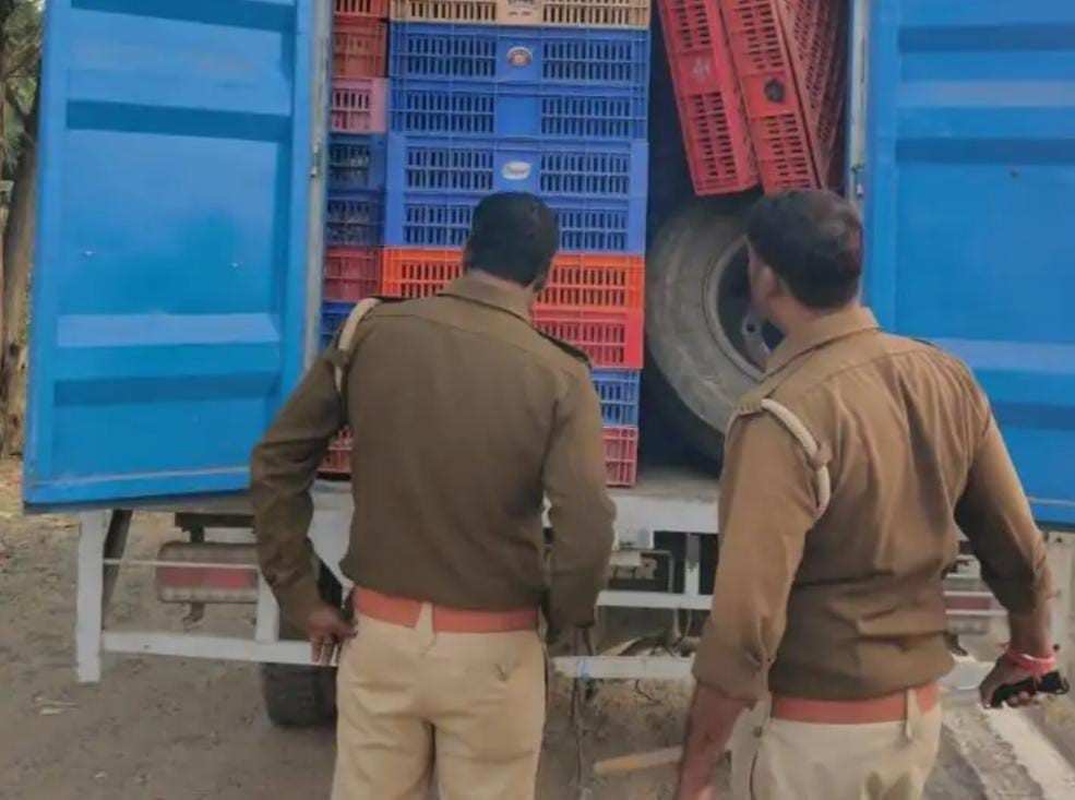 सादाबाद : आबकारी टीम ने की कड़ी छापेमारी