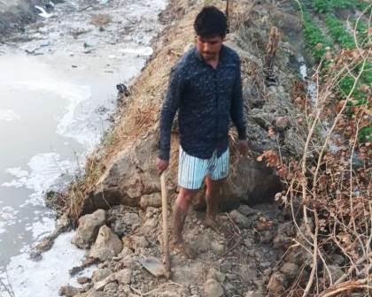 सादाबाद : रजवाहे की पटरी कटने से डूबी फसलें