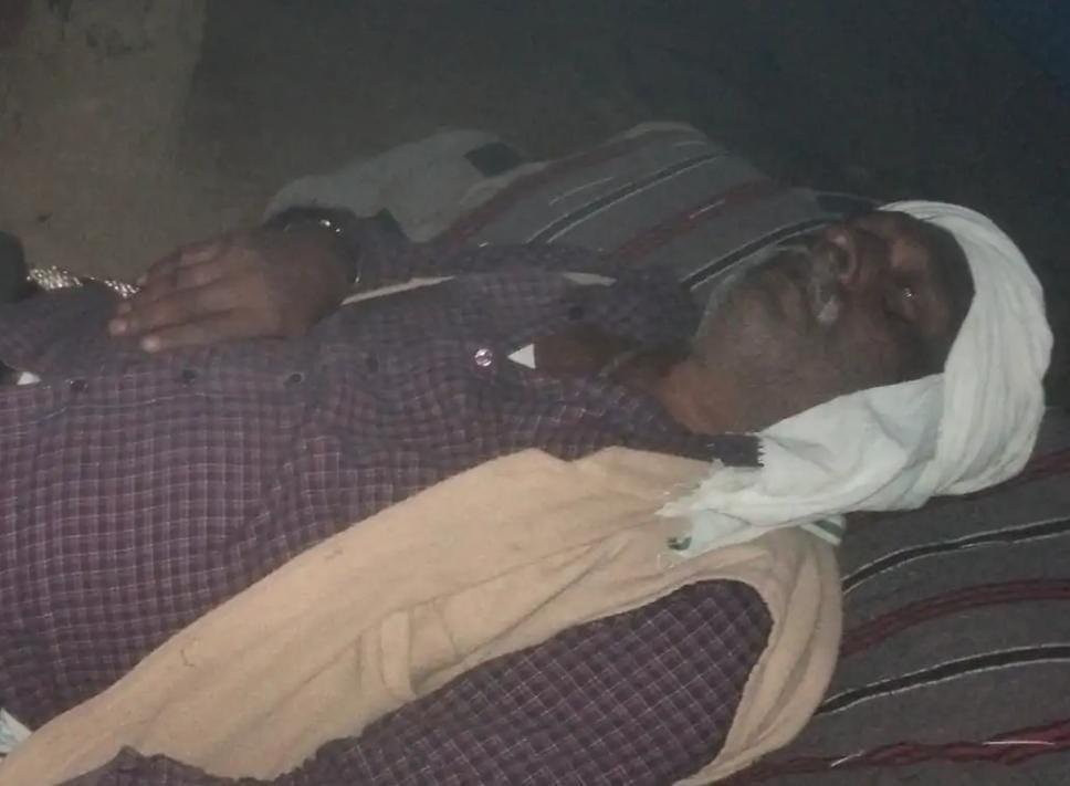 सादाबाद : बाइक की टक्कर से राहगीर घायल