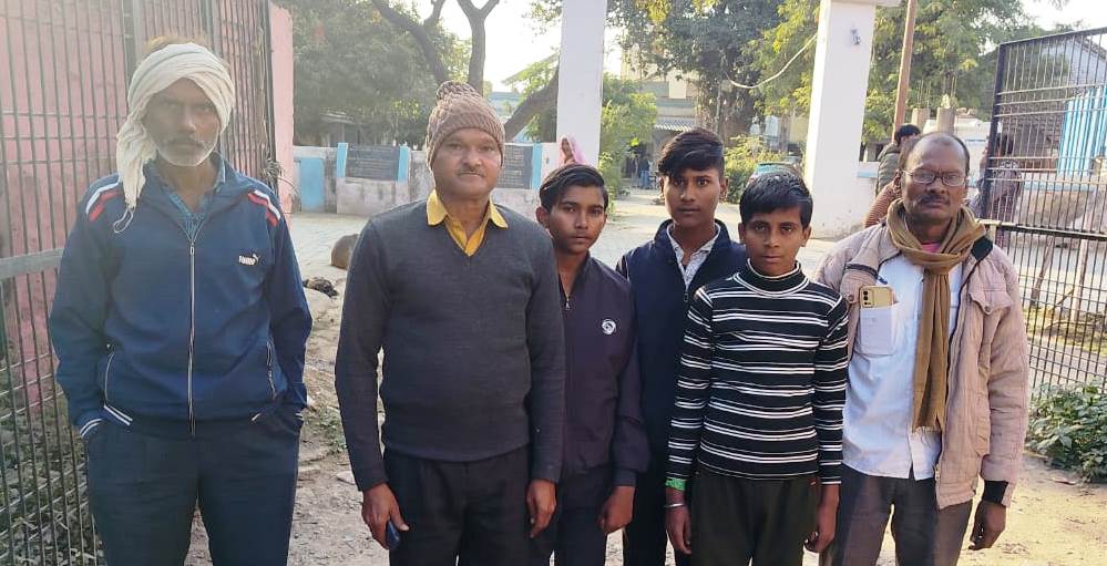 हसायन : शिक्षकों पर छात्रों को जातिसूचक शब्द कहकर पीटने का आरोप, इंटर कॉलेज के तीन छात्रों ने थाने में दी तहरीर