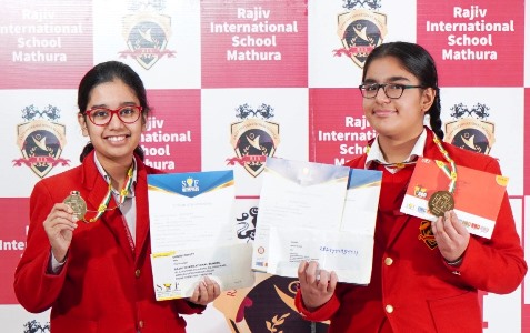 राजीव इंटरनेशनल स्कूल की बेटियों ने फहराया अपनी मेधा का परचम, अंतरराष्ट्रीय हिन्दी ओलम्पियाड में रौनिका नागपाल का जलवा, इंटरनेशनल कम्प्यूटर साइंस ओलम्पियाड में विवान सारस्वत का कमाल