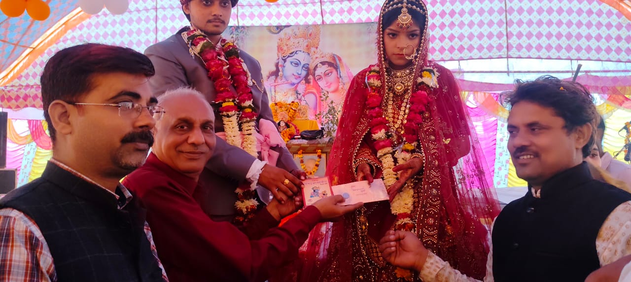 सासनी के गाँव दरकोली में श्रीमद्भागवत कथा ज्ञान यज्ञ का भव्य आयोजन, कथा के दौरान कराया विवाह