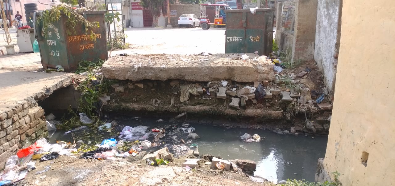 छह महीने से क्षतिग्रस्त पड़ी पुलिया नहीं हुई दुरुस्त, मुख्यमंत्री पोर्टल पर शिकायत के बाद भी नहीं हुई कार्यवाही, लोगों में आक्रोश