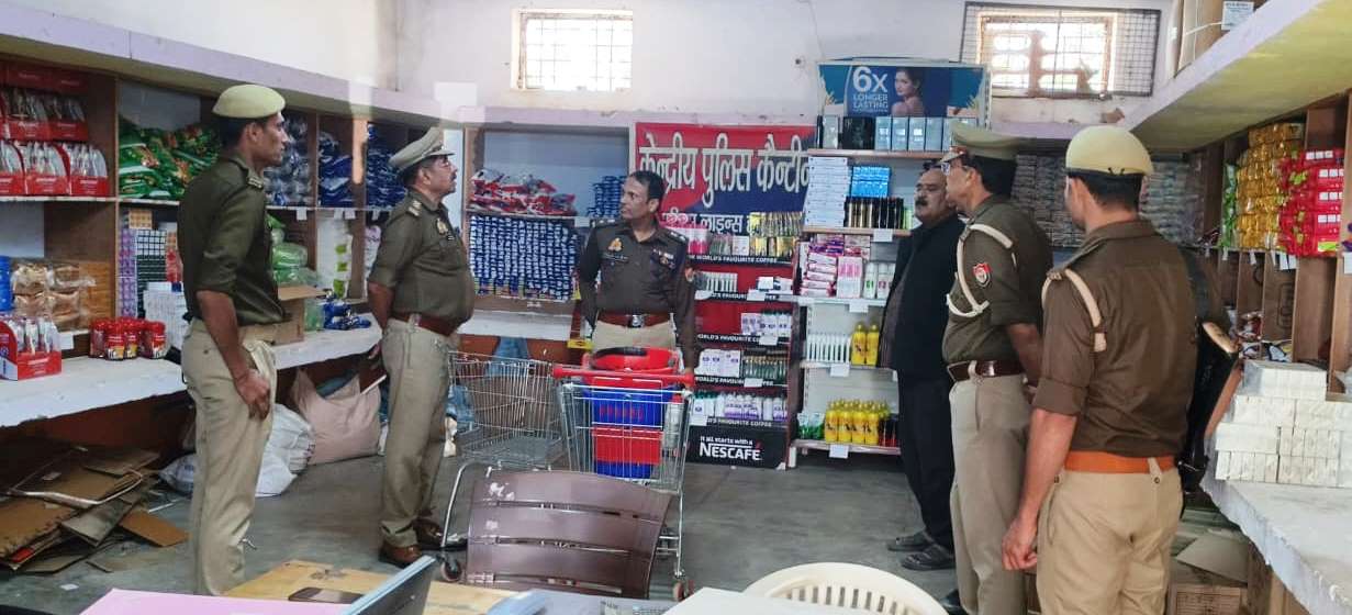 एसपी ने पुलिस लाइन में किया औचक निरीक्षण, आरटीसी कार्यालय, मैस और कैंटीन की व्यवस्थाओं पर दिए कड़े दिशा-निर्देश