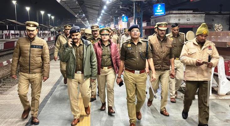 ASP ने रेलवे स्टेशन और मुख्य बाजारों में पैदल गश्त कर सुरक्षा व्यवस्था का लिया जायजा