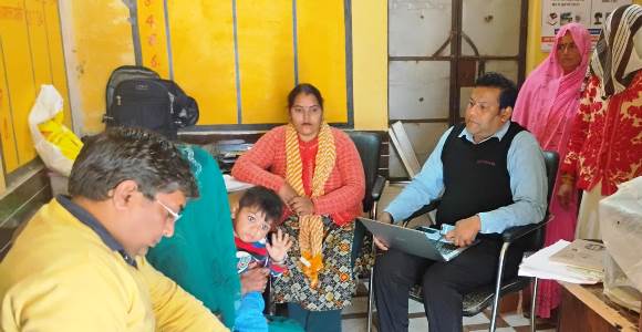 टीकाकरण सत्र में कई खामियाँ मिलने पर अधिकारियों ने जताई नाराज़गी