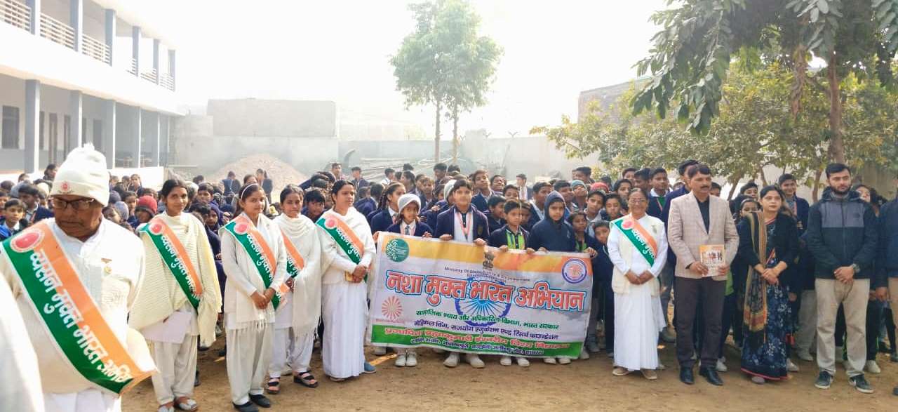 सासनी में ‘मेरा भारत नशा मुक्त भारत’ अभियान की शुरुआत, प्रजापिता ब्रह्माकुमारी ईश्वरीय विश्वविद्यालय ने नशे के खिलाफ जागरूकता रैली निकाली