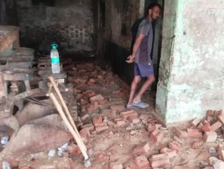 सादाबाद : बिना नीलामी के तोड़ दिया विद्यालय भवन, संविलियन विद्यालय सीस्ता का मामला, एसडीएम ने दिए जांच के आदेश