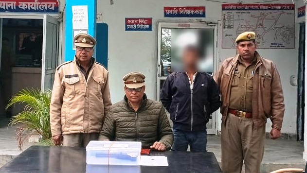 चंदपा पुलिस ने अवैध तमंचा व कारतूस के साथ एक अभियुक्त दबोचा