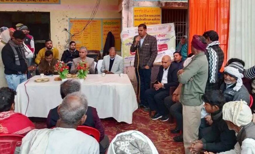 नोडल अधिकारी ने जानी विकास कार्यों की हकीकत, सादाबाद क्षेत्र के कई गांव में विभिन्न विकास कार्यों का स्थलीय निरीक्षण कर जारी किए निर्देश, सीडीओ सहित जिले के अन्य अफसर रहे मौजूद