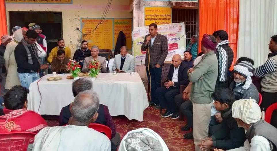 नोडल अधिकारी ने जानी विकास कार्यों की हकीकत, सादाबाद क्षेत्र के कई गांव में विभिन्न विकास कार्यों का स्थलीय निरीक्षण कर जारी किए निर्देश, सीडीओ सहित जिले के अन्य अफसर रहे मौजूद