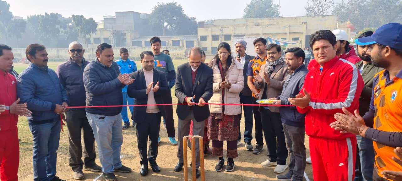 मुरसान वारियर्स व सासनी चेलेंजर ने जीता अपना पहला लीग मुकाबला, स्वर्गीय आलोक गुप्ता स्मृति टीचर्स क्रिकेट लीग का हुआ भव्य शुभारंभ
