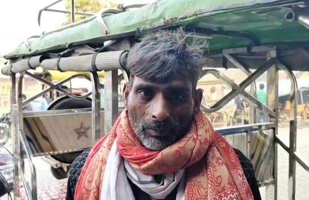 हसायन : ई-रिक्शा से 20 बैटरियां व नगदी लेकर ईको सवार फरार, महिला ने कोतवाली में तहरीर दी