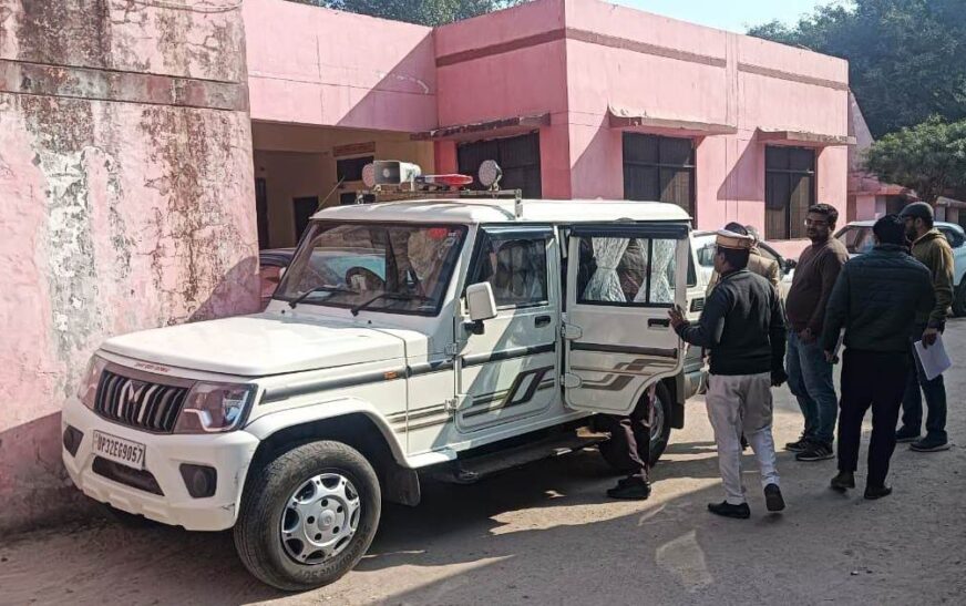 हसायन : सामुदायिक स्वास्थ्य केंद्र का प्रभारी सीएमओ ने किया निरीक्षण, कर्मचारियों को दिए आवश्यक दिशा निर्देश