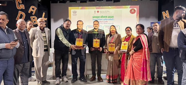 ईएसआईसी स्प्री योजना के तहत पंजीकरण 31 दिसम्बर तक कराएं, हाथरस में कर्मचारी राज्य बीमा निगम द्वारा स्प्री योजना के प्रचार परिसर हेतु सेमिनार का आयोजन