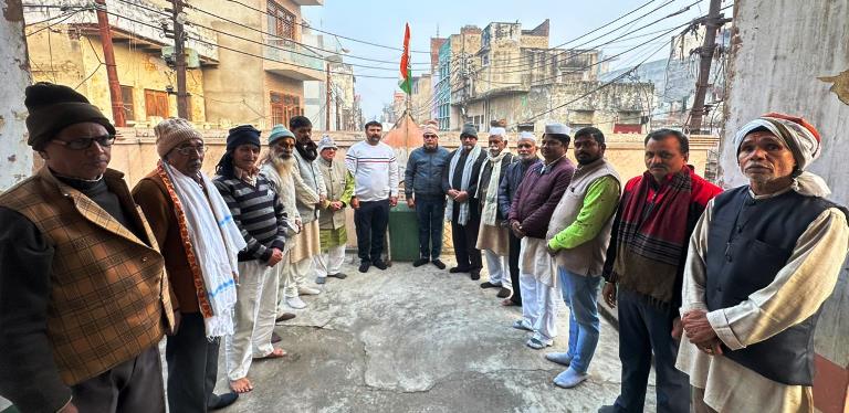 हाथरस में पसरट्टा बाजार स्थित पार्टी कार्यालय पर कांग्रेस का 140वां स्थापना दिवस हर्षोल्लास से मनाया