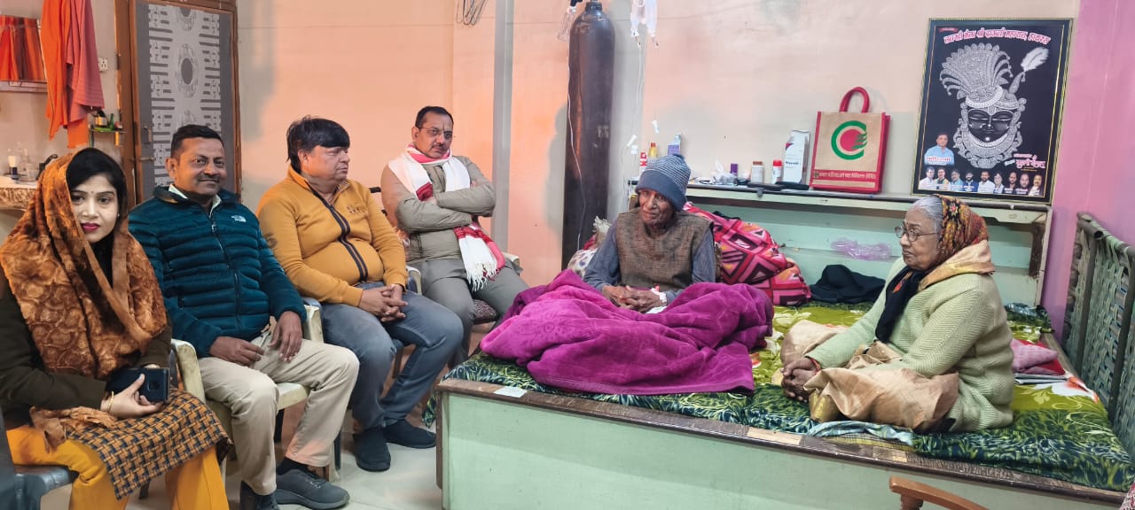 वरिष्ठ भाजपा नेता रमेश चंद्र आर्य का हाल-चाल जानने अस्पताल पहुंचे जनप्रतिनिधि