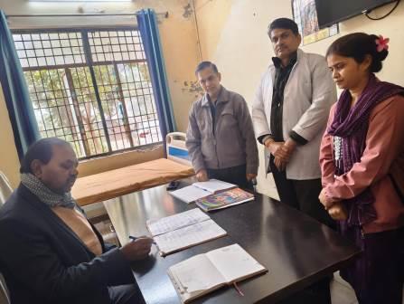 मुख्य चिकित्साधिकारी ने तीन स्वास्थ्य केंद्रों पर मुख्यमंत्री जन आरोग्य मेलों का निरीक्षण किया