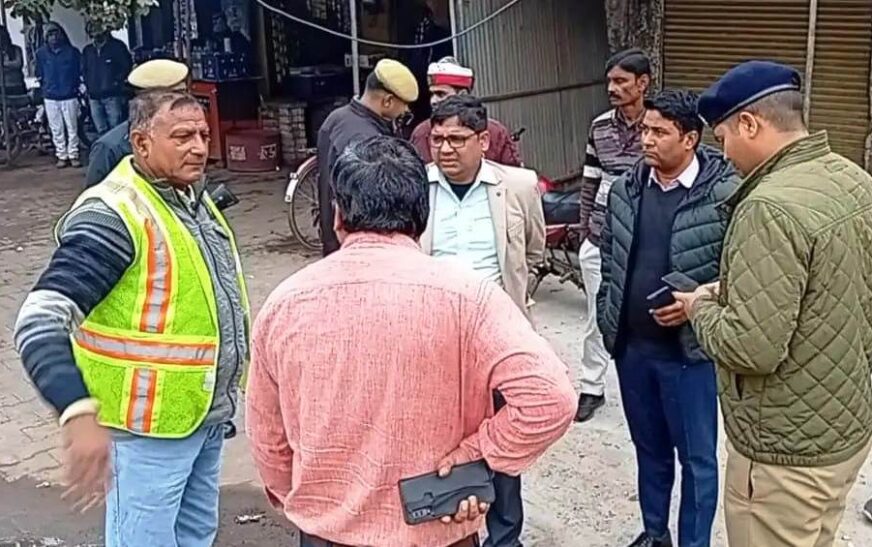 अतिक्रमण के खिलाफ चलाया सख्त अभियान, अभियान में एनएचएआई, नगर पंचायत, पुलिस और राजस्व विभाग की टीमें रही शामिल