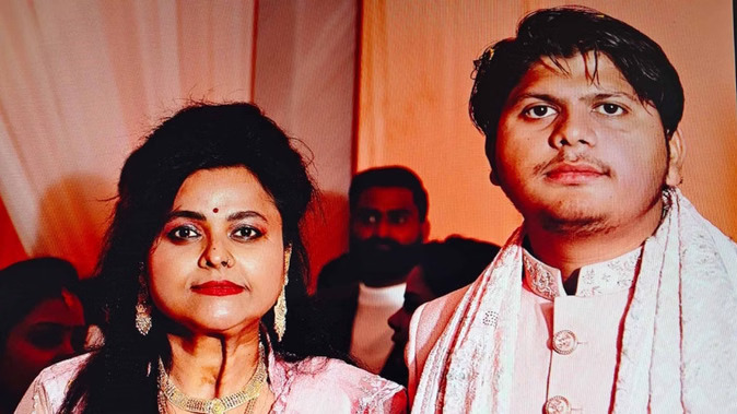 बाइक शोरूम संचालक हत्याकांड : पूजा शकुन एवं अशोक पांडेय सहित सभी आरोपियों के खिलाफ गैंगस्टर एक्ट के तहत कार्रवाई