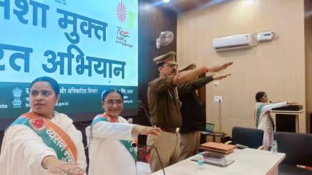 हाथरस में मेरा भारत, नशा मुक्त भारत अभियान का संदेश वाहन आयोजित