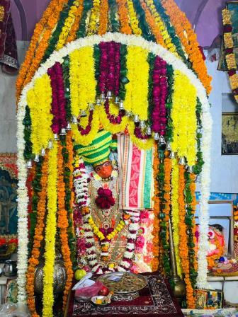 शनिवार (20/12/25) दर्शन श्री हनुमान जी महाराज, नवग्रह मंदिर हाथरस