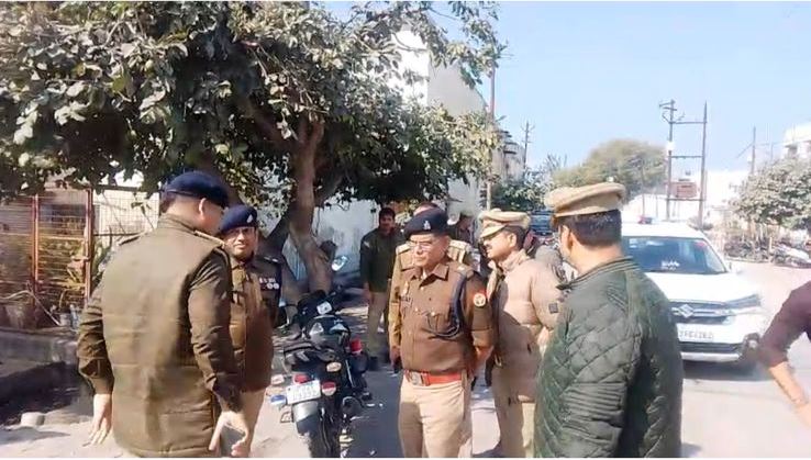हाथरस पुलिस की मुस्तैदी से अपहरण किया गया युवक 3 घंटे में आगरा से बरामद, आज सुबह दिनदहाड़े इंडस्ट्रियल एरिया में हुआ था अपहरण, तीन अपहरणकर्ता भी मौके से गिरफ्तार