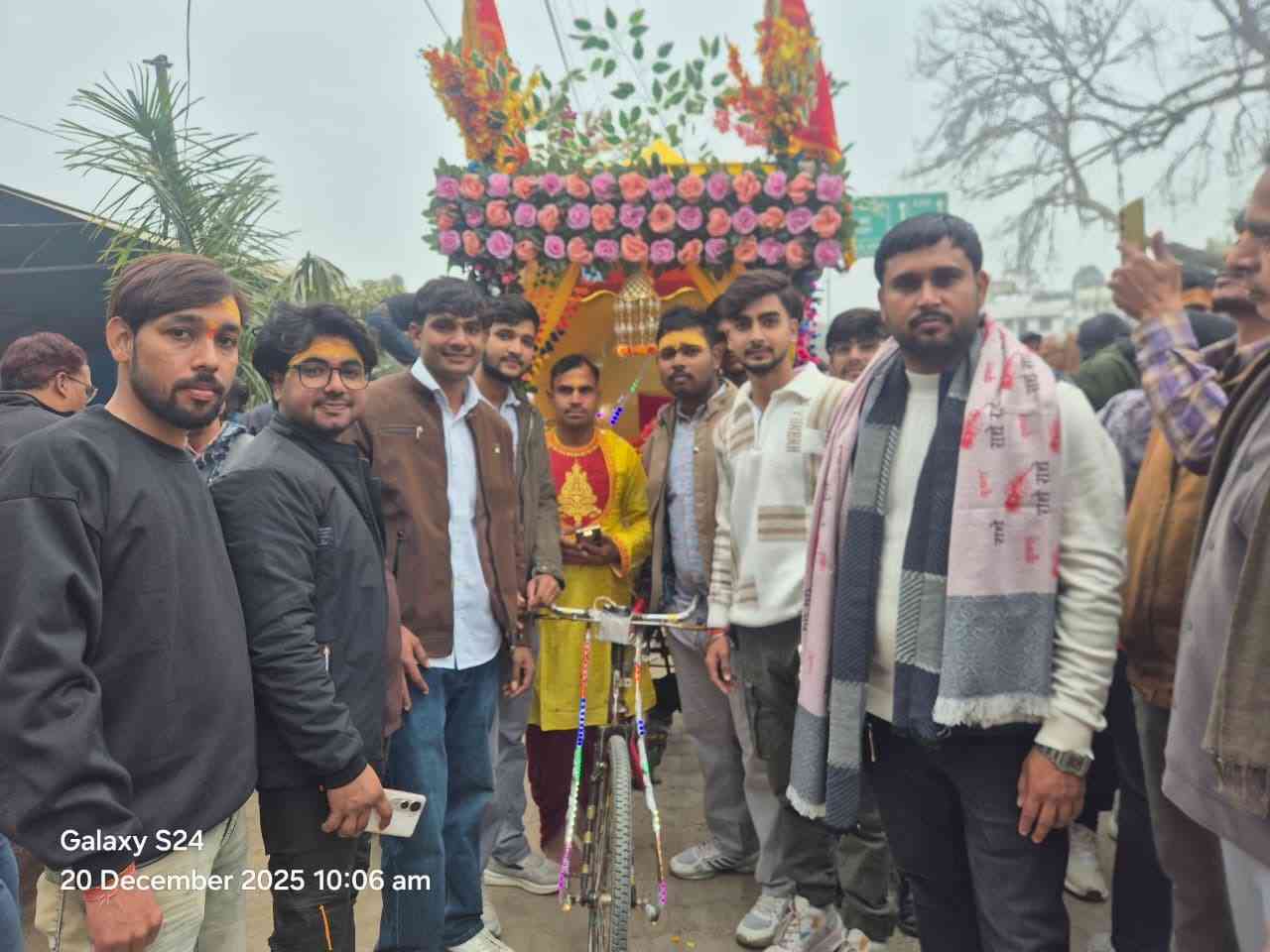 पुरदिलनगर से 16वीं संकीर्तन पदयात्रा धूमधाम से श्रीधाम वृन्दावन के लिए रवाना