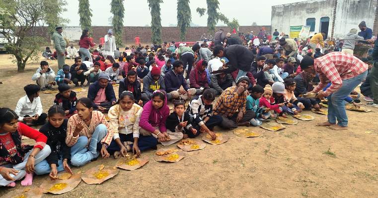 हसायन : नववर्ष पर सत्संग एवं प्रसादी के साथ हुआ नेत्र रोगियों की आँखों का परीक्षण