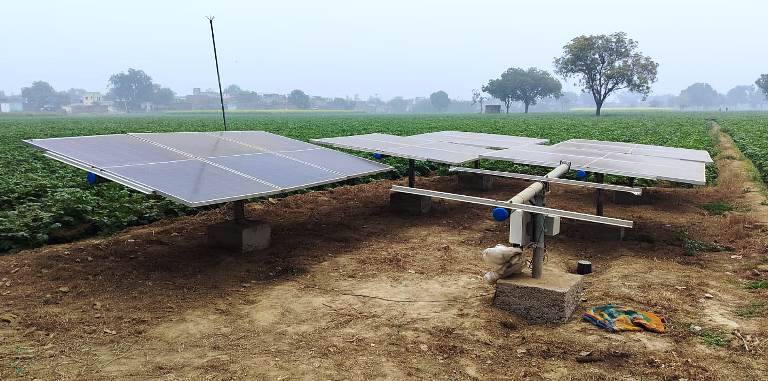 हसायन : पिछौंती गांव में खेत से सोलर पैनल की दो प्लेट चोरी, किसान को हजारों रुपये का नुकसान
