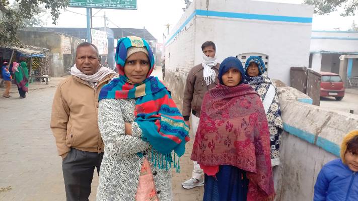 हसायन : गांव बकायन में महिला से गाली-गलौज व मारपीट, तीन नामजद सहित चार लोगों के खिलाफ तहरीर