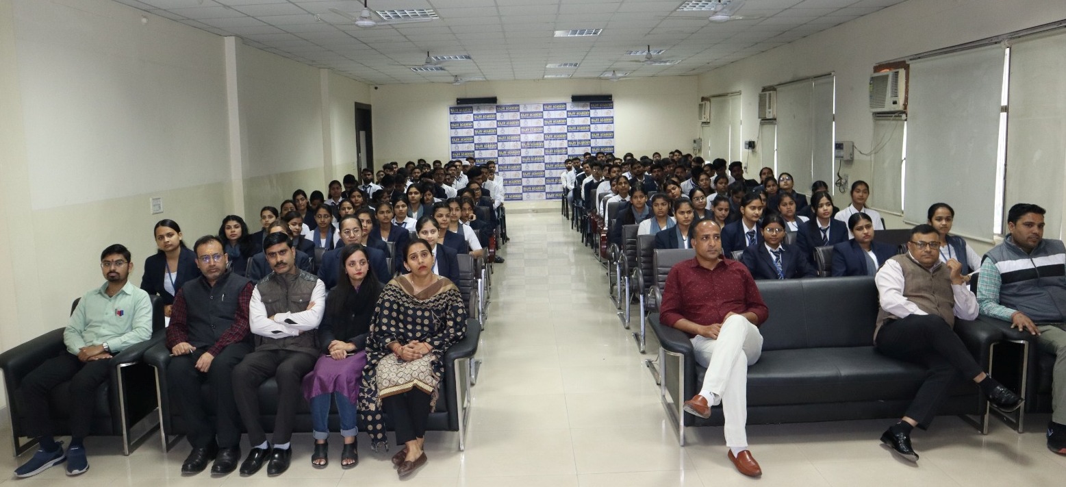 राजीव एकेडमी में कैम्पस टू कॉरपोरेट पर अतिथि व्याख्यान आयोजित, लतिका मित्तल ने कहा – व्यावहारिक दक्षता और सकारात्मक सोच सफलता के मूलमंत्र