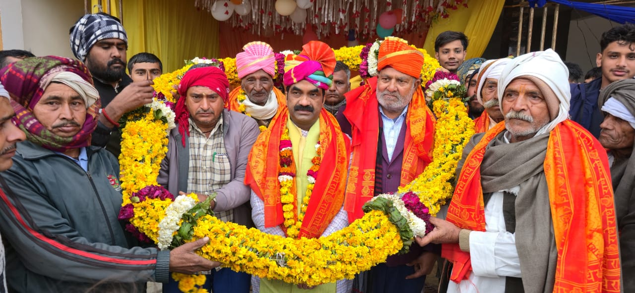 गांव बमनई में श्रीमद्भागवत कथा का हुआ समापन, ब्लॉक प्रमुख रामेश्वर उपाध्याय ने की पूजा-अर्चना