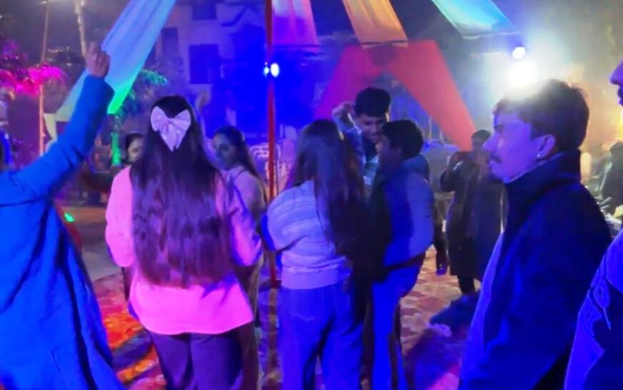 हाथरस में आशीर्वाद गार्डन वेलफेयर सोसाइटी ने धूमधाम से मनाया नववर्ष