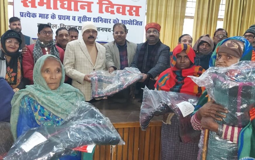 कड़ाके की ठंड में लोगों को मिली राहत, विधायक वीरेंद्र सिंह राणा ने जरूरतमंदों को वितरित किये कंबल