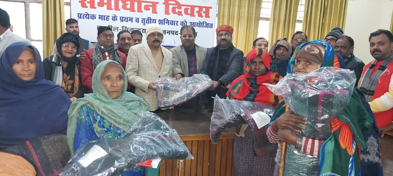 कड़ाके की ठंड में लोगों को मिली राहत, विधायक वीरेंद्र सिंह राणा ने जरूरतमंदों को वितरित किये कंबल