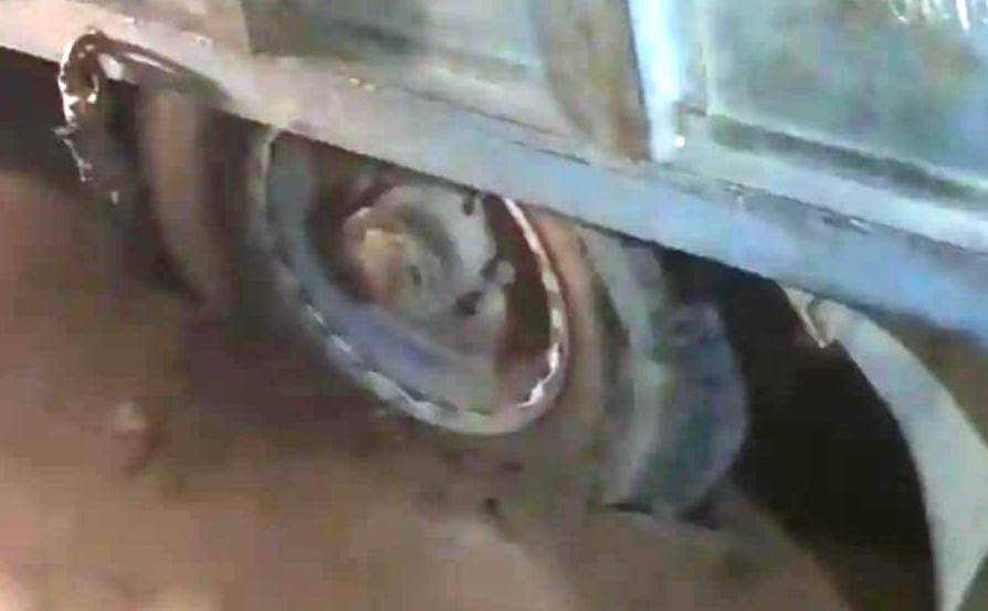 सादाबाद : मुसीबत बनते जा रहे हैं पाइप लाइन के गड्ढे, कई जगह गढ्डों में फंस जाते हैं वाहन, एसडीएम ने जल निगम को दिए गड्ढे भरने के निर्देश