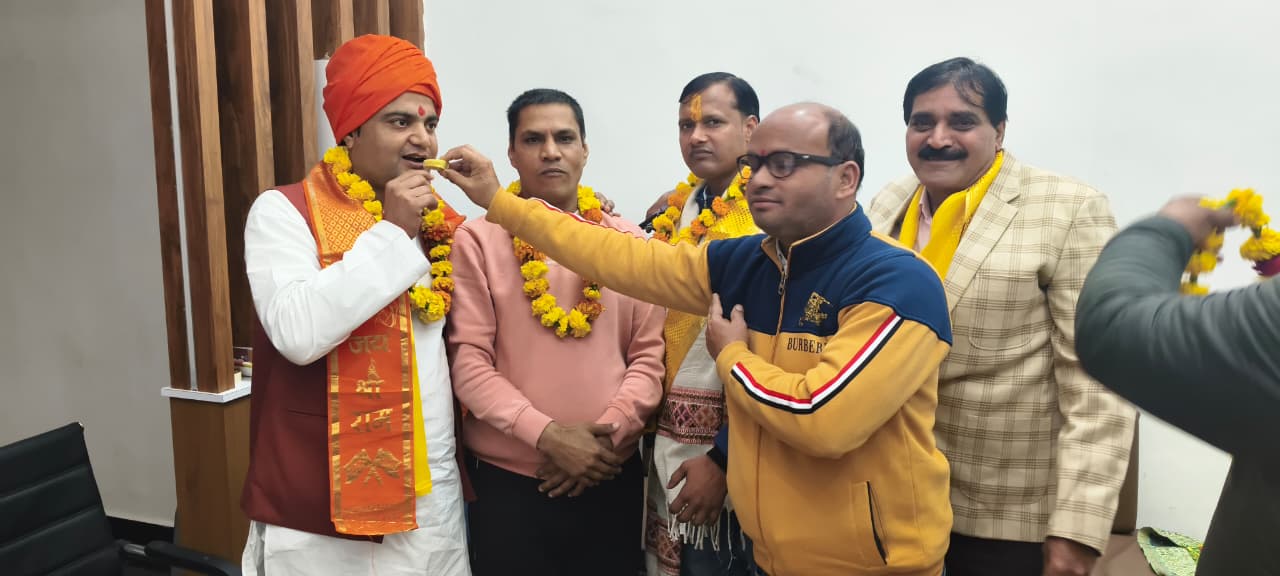 आरोपित पर कार्रवाई से थमा एएमयू तिलक विवाद, राष्ट्रीय विप्र एकता मंच के राष्ट्रीय अध्यक्ष मित्रेश चतुर्वेदी ने किया था धरने का ऐलान, ई संगठनों ने किया था धरने का समर्थन