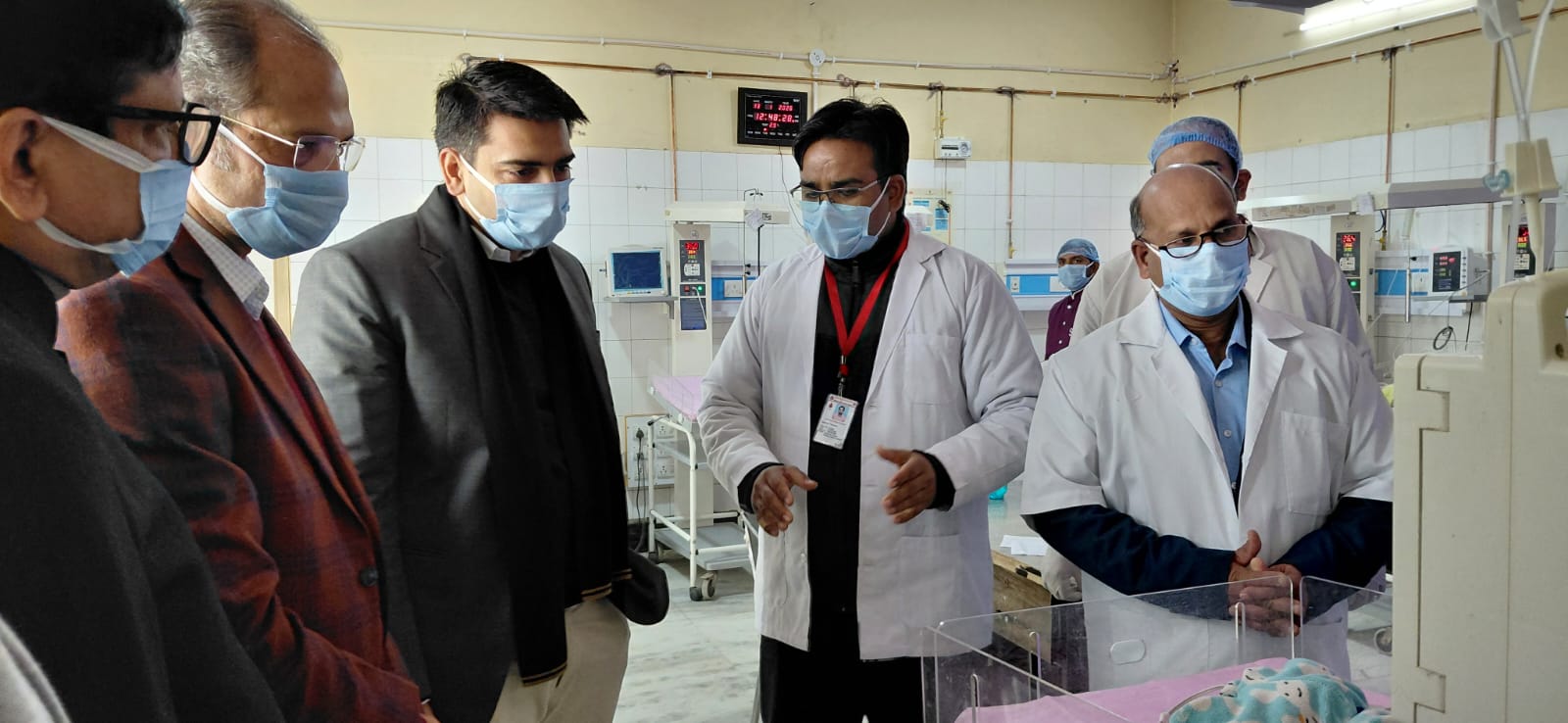 जिला महिला चिकित्सालय में आयरन सुक्रोज सप्ताह का हुआ शुभारंभ, गर्भवती महिलाओं में एनीमिया रोकथाम को लेकर डीएम अतुल वत्स ने दिए आवश्यक निर्देश