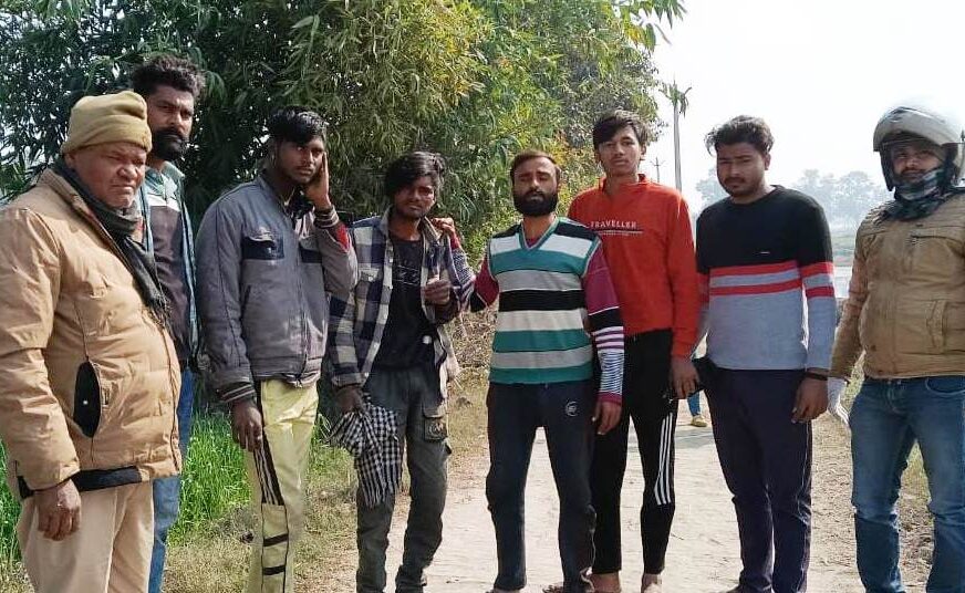 हसायन : कछुए पकड़ रहे दो युवकों को दबोचा, वन्य जीव संरक्षण अधिनियम के तहत हुई कार्रवाई