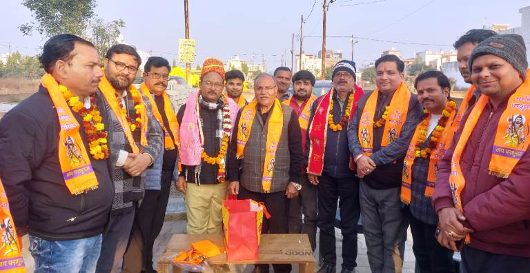 हाथरस में ब्राह्मण समाज के अध्यक्ष योगेन्द्र शर्मा का हुआ स्वागत