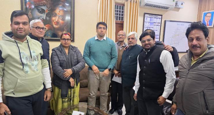 सदर विधायक के नेतृत्व में उद्योगपतियों का प्रतिनिधिमंडल डीएम से मिला, जीएसटी कार्यालय व ऑडिटोरियम भूमि आवंटन पर मिला आश्वासन