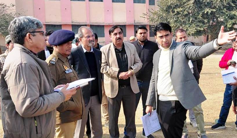 उत्तर प्रदेश दिवस कार्यक्रम की तैयारियों का डीएम ने किया निरीक्षण, अधिकारियों को दिए आवश्यक निर्देश, 24 जनवरी को बागला कॉलेज के मैदान में होगा आयोजन